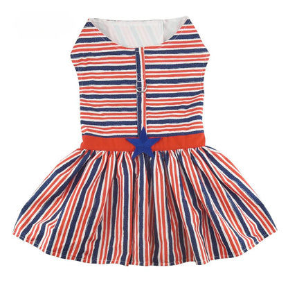 Close‑up of patriotic print and reinforced D‑ring